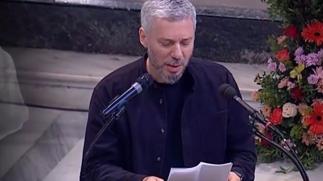 το-συγκινητικό-αντίο-του-αλκίνοου-ι-563888107