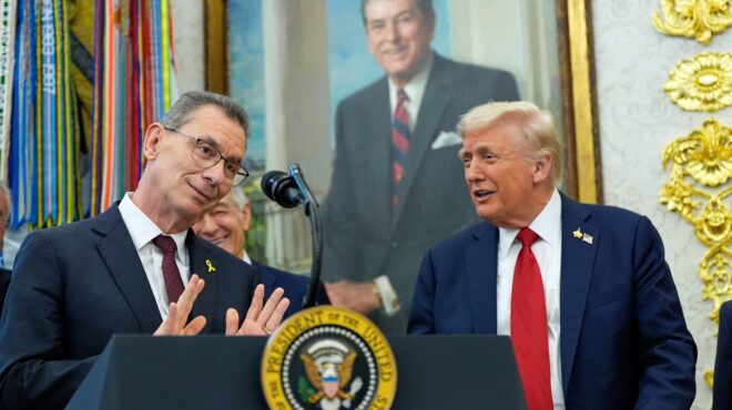 το-παρασκήνιο-της-συμφωνίας-τραμπ-pfizer-563848813