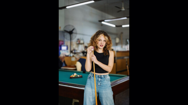 για-μπιλιάρδο-με-την-ανερχόμενη-ηθοπο-563860342