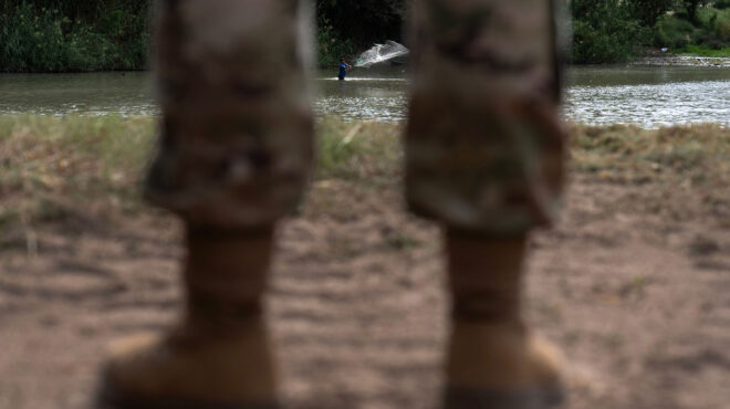 βενεζουέλα-ο-τραμπ-εξετάζει-χερσαί-563869549