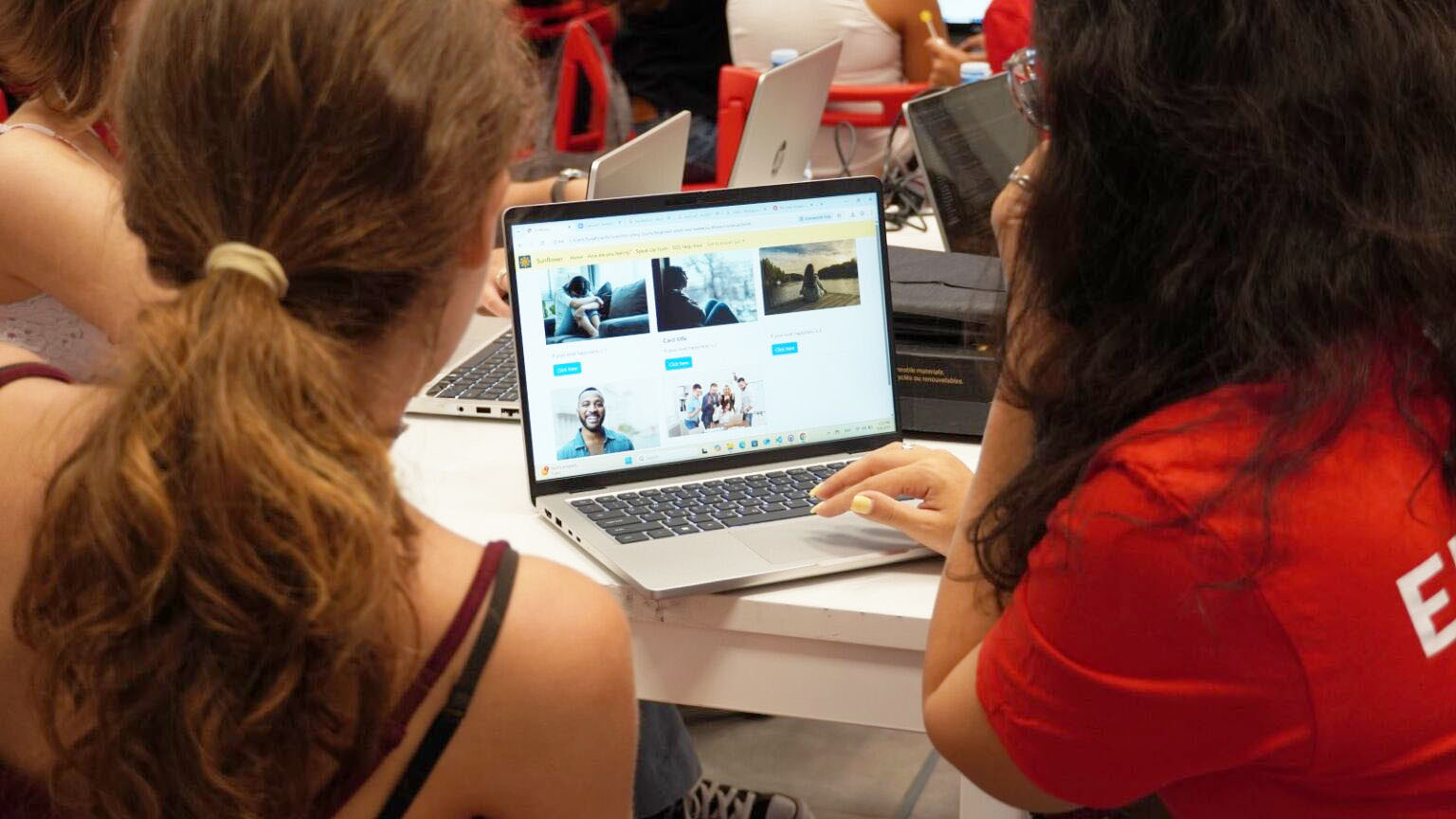 Code Like a Girl: Εννιά χρόνια ενδυνάμωσης κοριτσιών από τη Vodafone-3