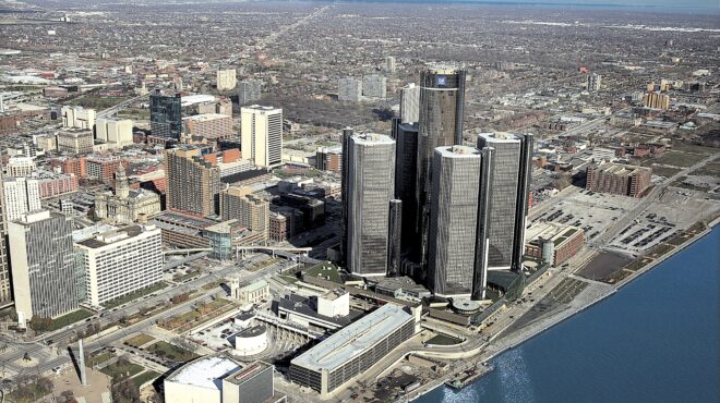 σε-παρακμή-εμβληματικά-κτίρια-σε-μεγά-563855203