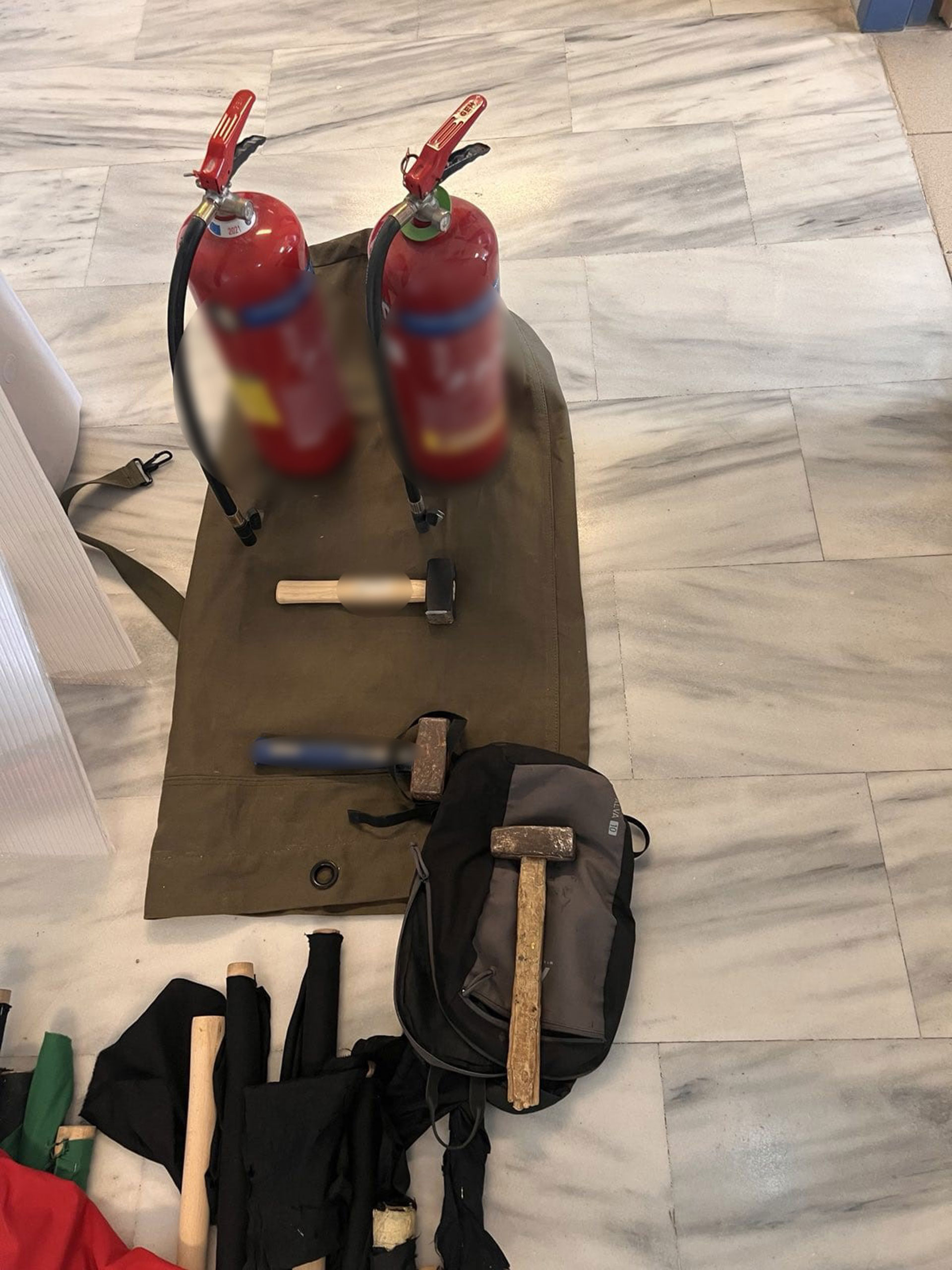 Ηράκλειο: Εξι συλλήψεις για την επίθεση σε Βορίδη – Τι βρήκε η ΕΛ.ΑΣ. στην κατάληψη «Ευαγγελισμός»-2