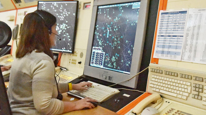 αερομαχίες-για-τα-κονδύλια-των-220-εκα-563851042