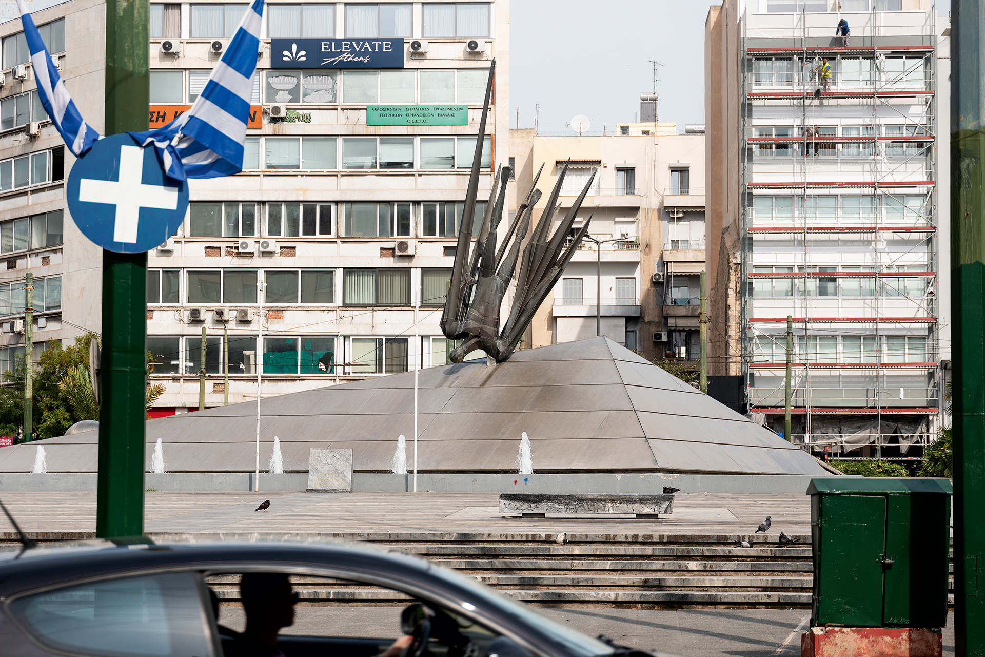 Θησέας, Δρομέας, Προμηθέας: Τα αγάλματα που μας δίχασαν-1