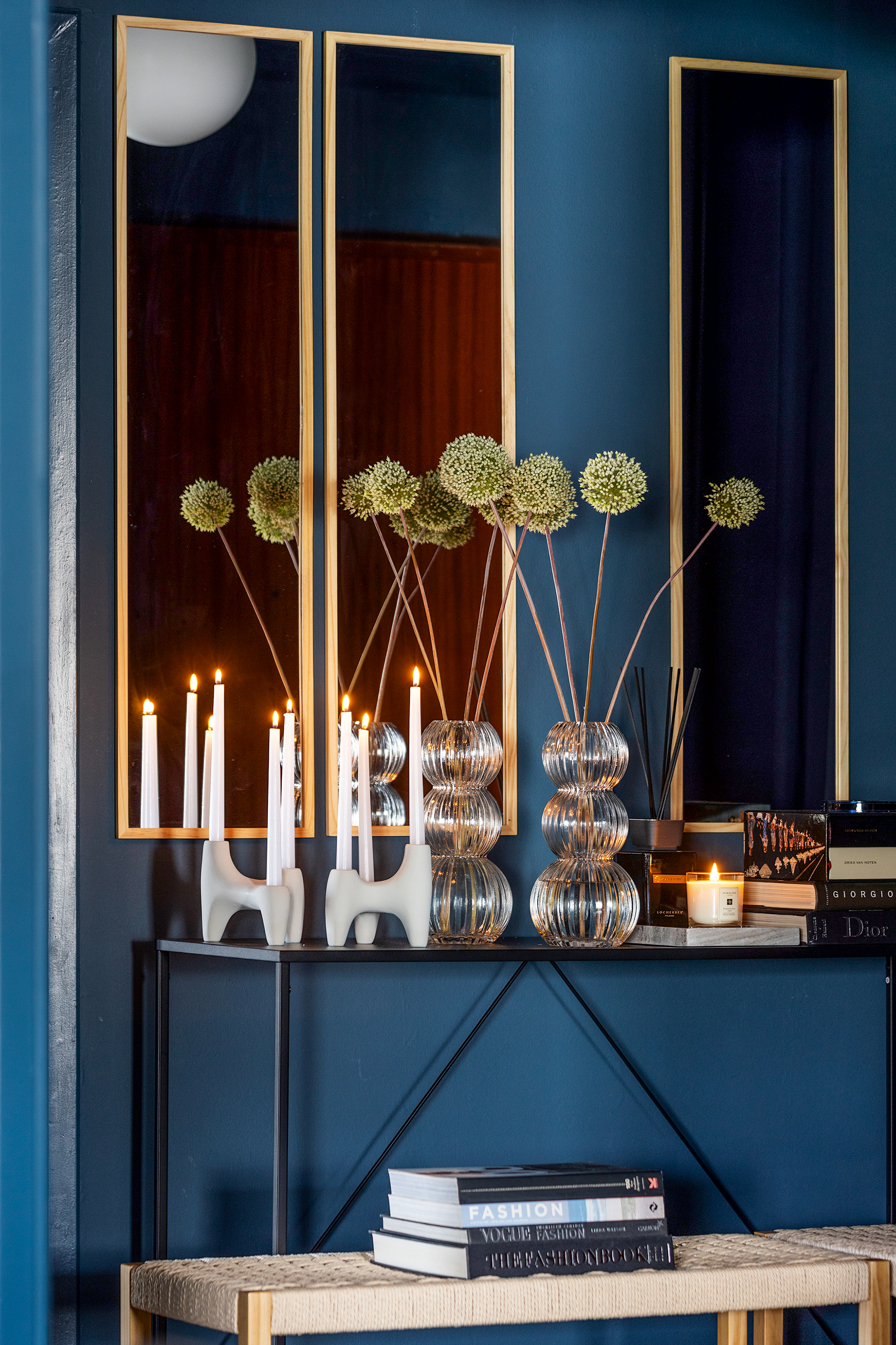 Ενα μπλε ρετιρέ που θυμίζει γκαλερί στο Παγκράτι-6