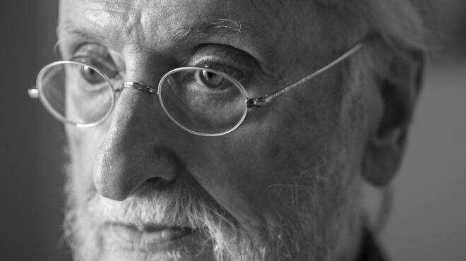 πρέπει-να-δημιουργούμε-τον-εαυτό-μας-563880670