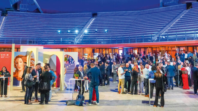 ελλειψη-290-000-εργαζομένων-στον-τουρισμό-563851084