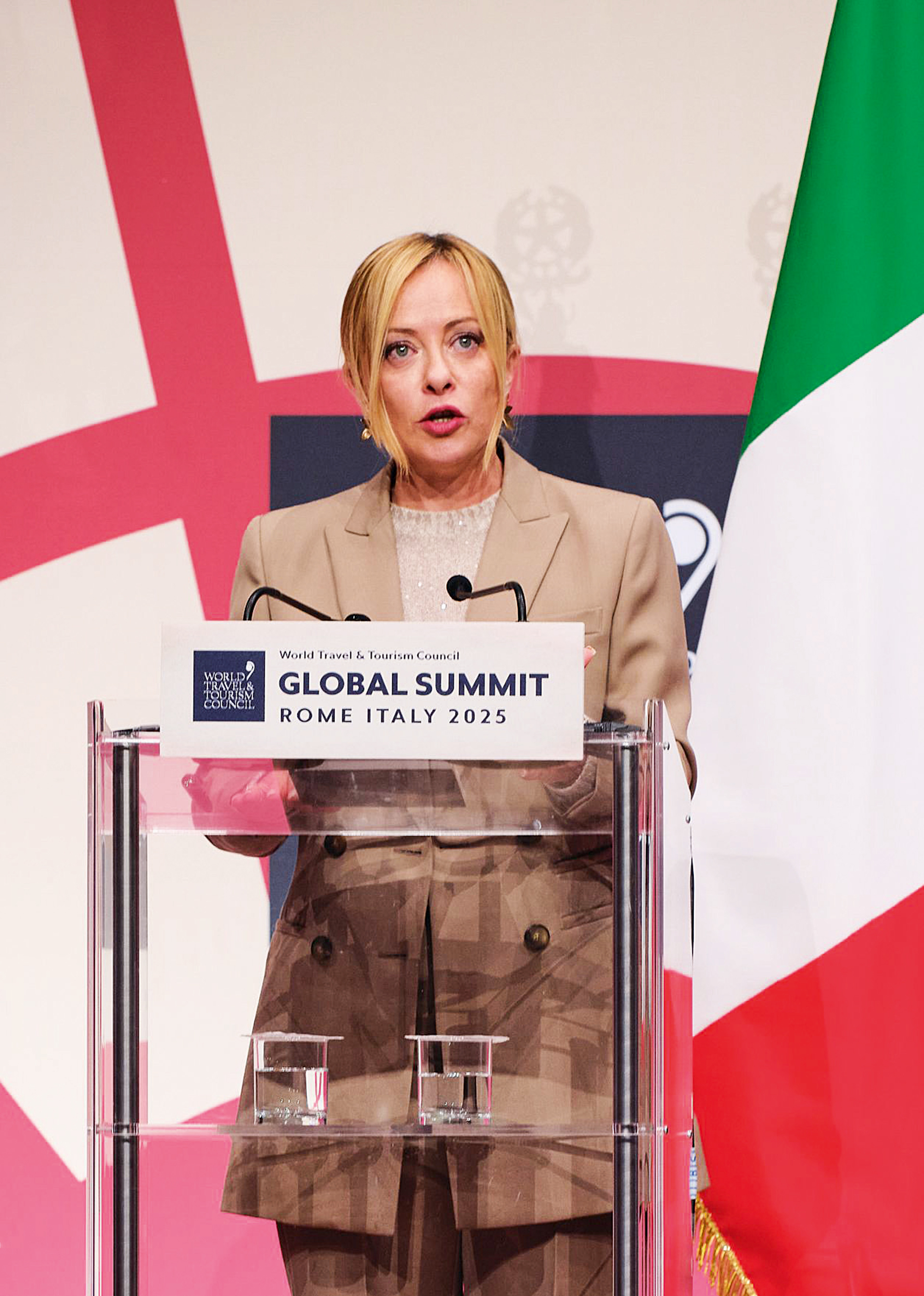 Ελλειψη 290.000 εργαζομένων στον τουρισμό-1