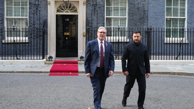 πίεση-στάρμερ-για-τη-βοήθεια-στο-κίεβο-563886199