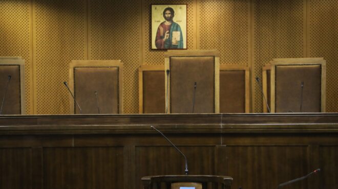 με-εξύβρισε-χυδαία-και-με-χτύπησε-στο-563847571