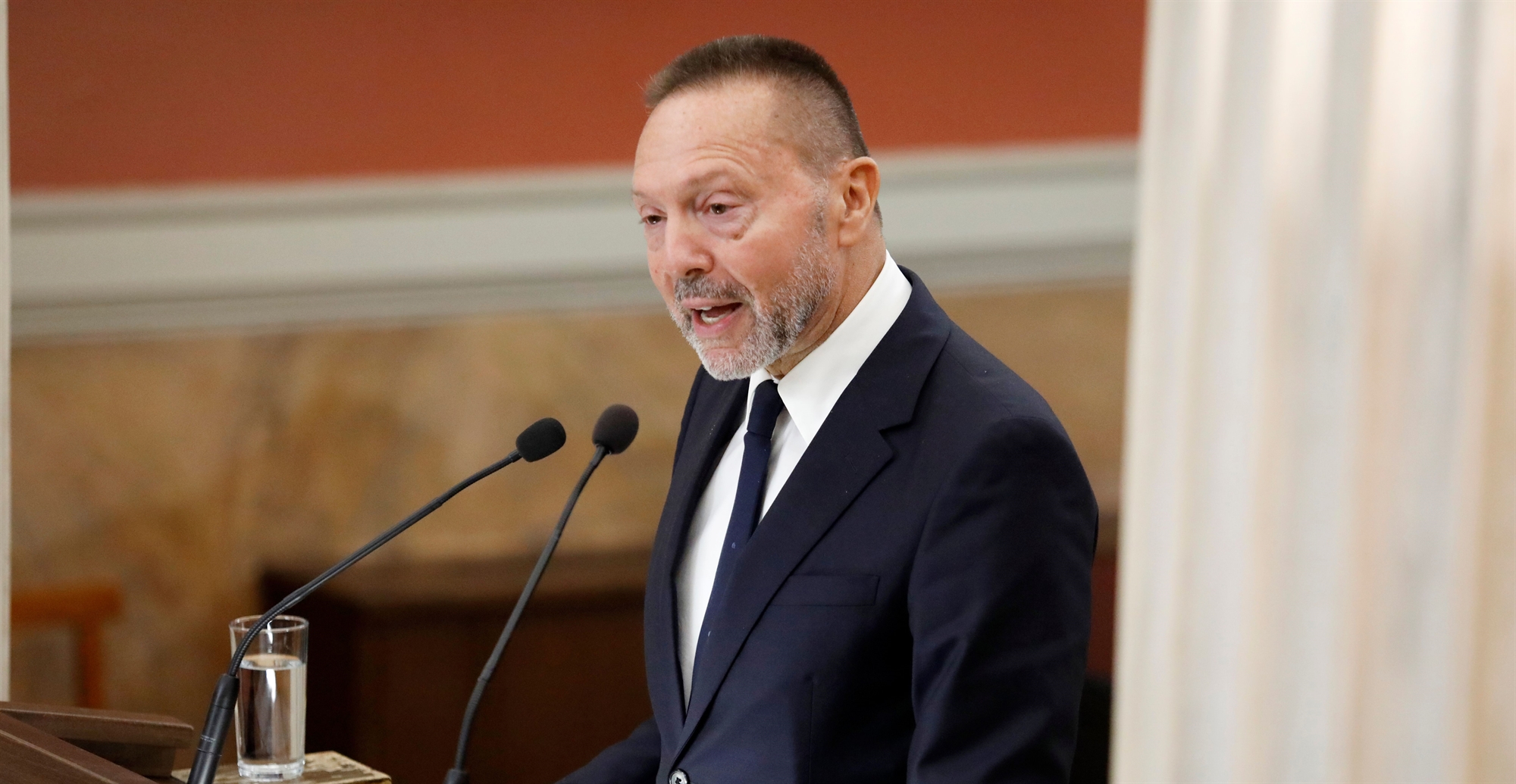 Το ΕΚΠΑ τίμησε τον Γιάννη Στουρνάρα-1