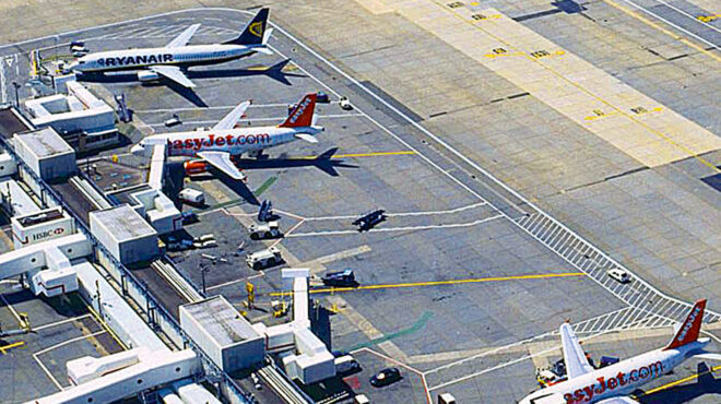 ακριβά-τα-εισιτήρια-γεμάτα-τα-αεροπλά-563888488