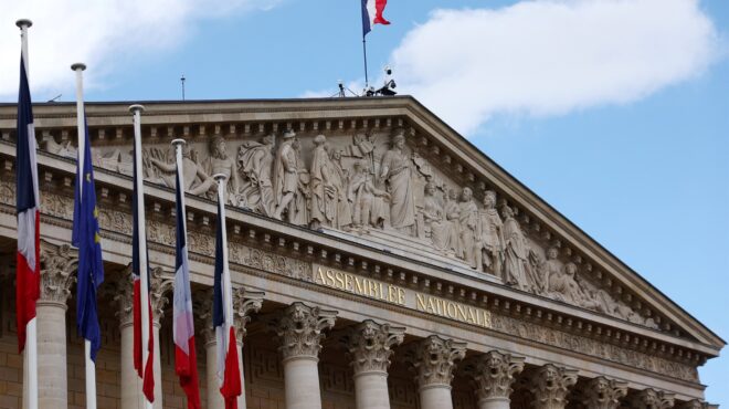 επενδύσεις-ρεκόρ-από-πλούσιους-εκτός-563878543