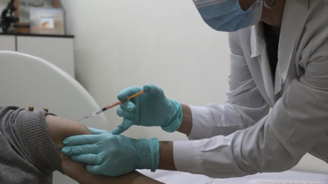 ξεκινά-ο-εμβολιασμός-κατά-της-γρίπης-563847862