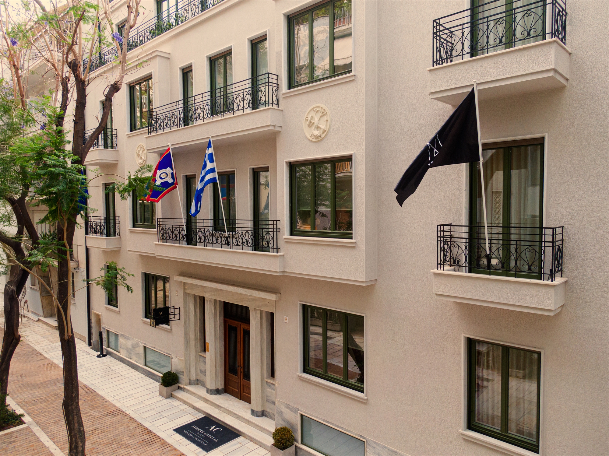 «Ξυπνούν» ιστορικά κτίρια της Αθήνας-11