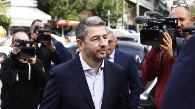 επιστροφή-εσωστρέφειας-στο-πασοκ-563890645