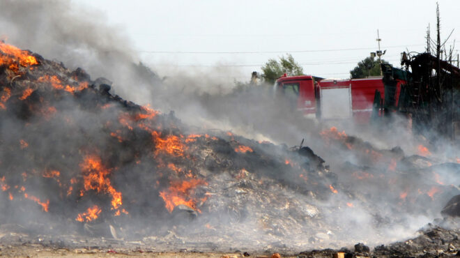 φωτιά-σε-εργοστάσιο-ανακύκλωσης-στις-563893396