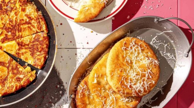 φουσκόπιτες-σκοπέλου-αφράτες-πίτες-563891317