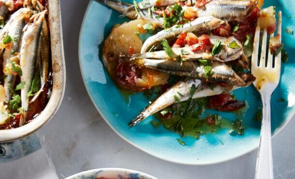 γαύρος-πλακί-με-πατάτες-και-μυρωδικά-563869654