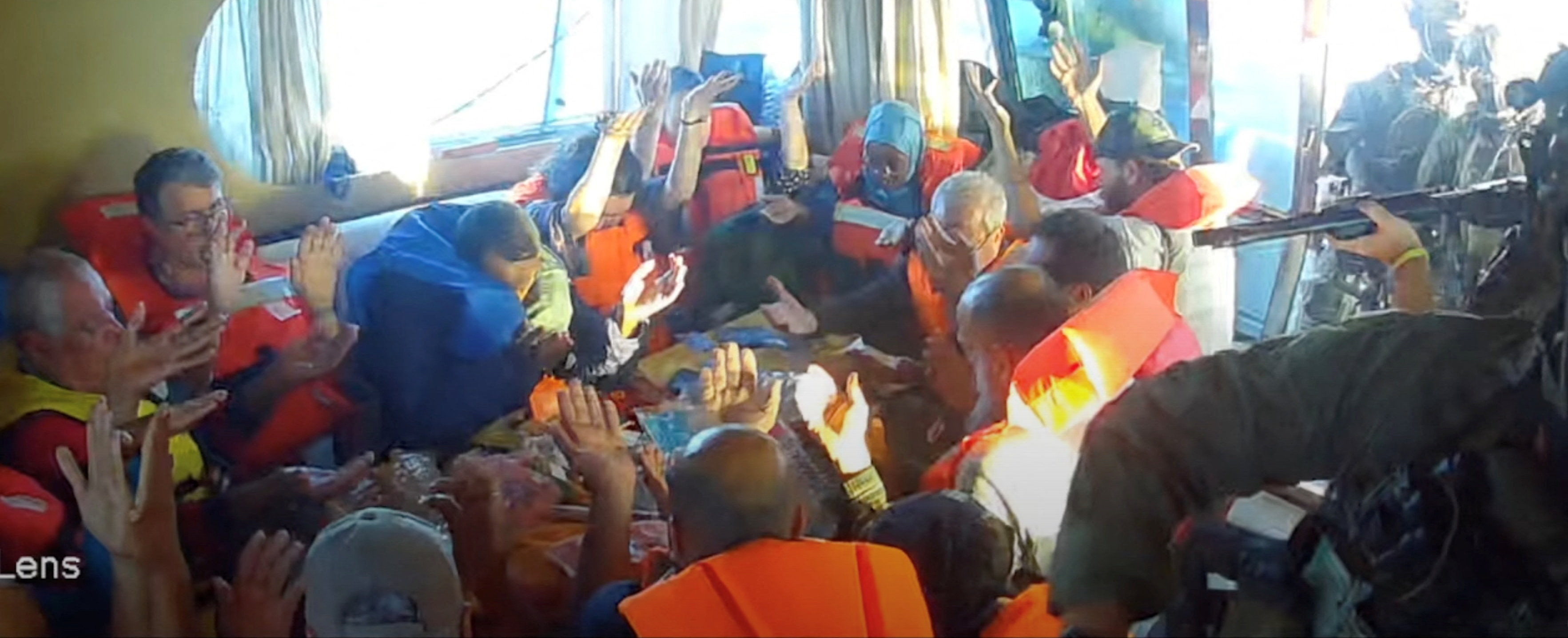 Global Sumud Flotilla: Στο λιμάνι του Ασντότ οδηγούνται σκάφη και επιβάτες – Μαζί τους και οι 27 Ελληνες-4