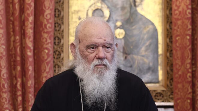 εξιτήριο-πήρε-ο-αρχιεπίσκοπος-ιερώνυ-563863936