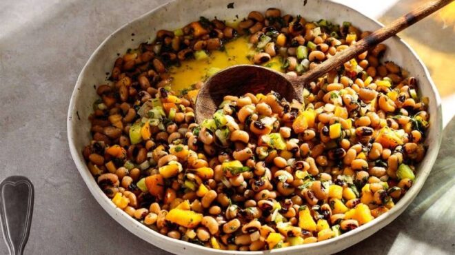 μαυρομάτικα-σερβιρισμένα-σαν-σεβίτ-563846932