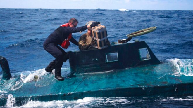 υποβρύχια-στην-κολομβία-χημικοί-στην-563874364