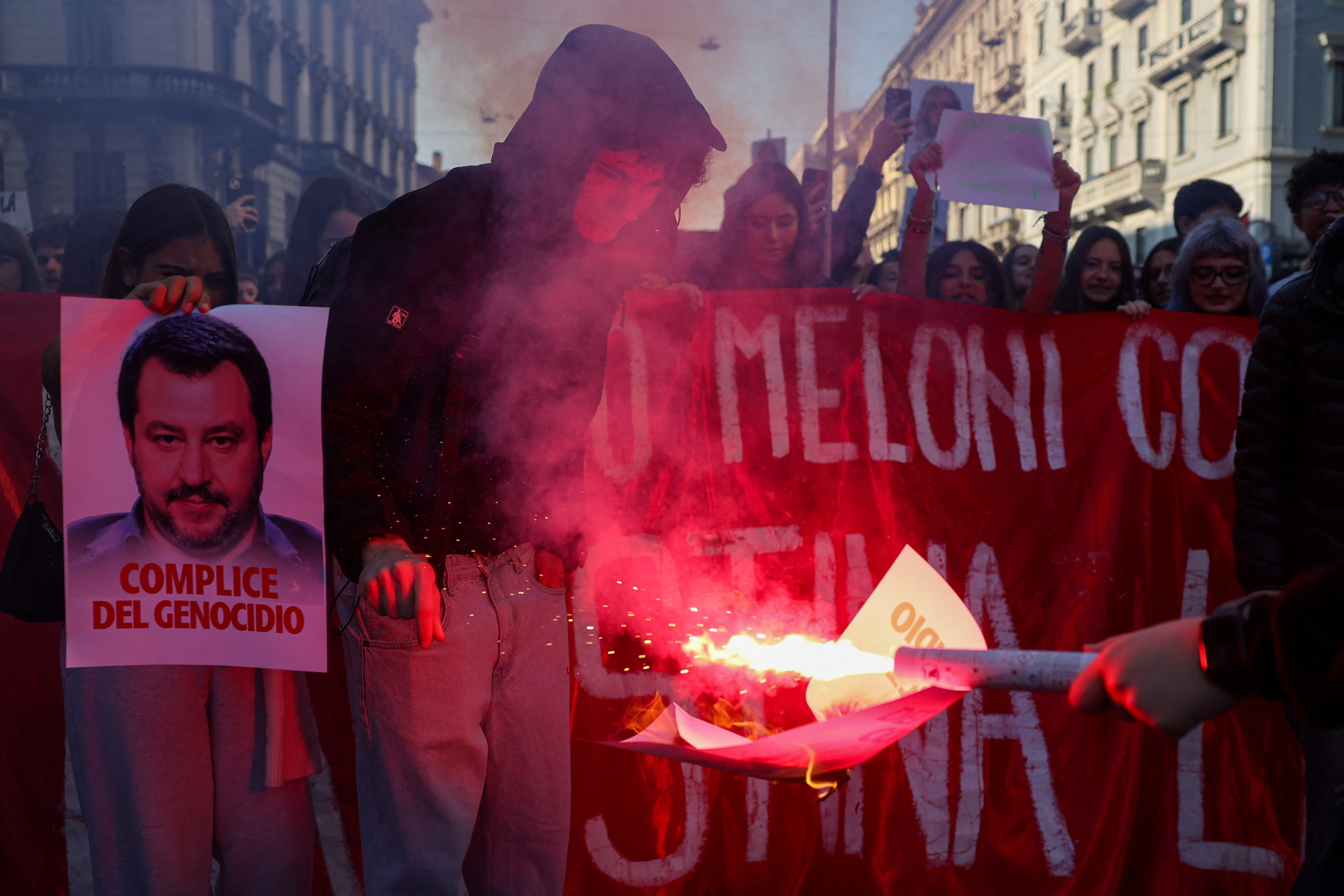 Ιταλία: Γενική απεργία υπέρ του στολίσκου για τη Γάζα – Δεκάδες χιλιάδες στους δρόμους-1