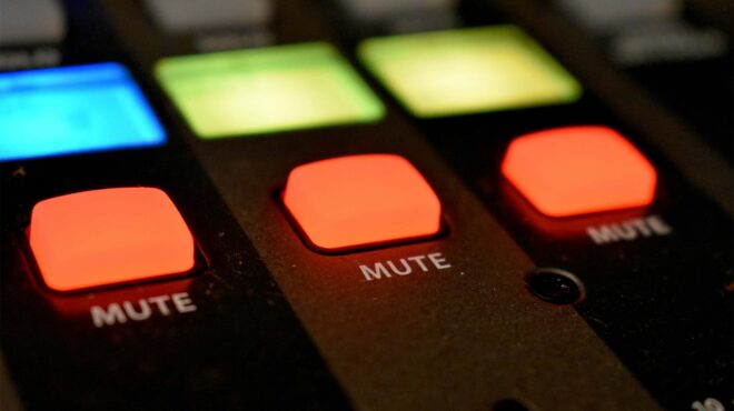 γιατί-όλοι-κάνουν-mute-αντί-για-unfollow-στα-social-media-563872903