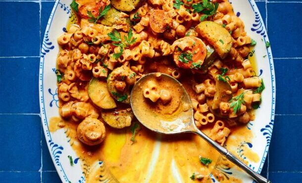 κάρι-λαχανικών-με-βρασμένα-ρεβύθια-κα-563869663