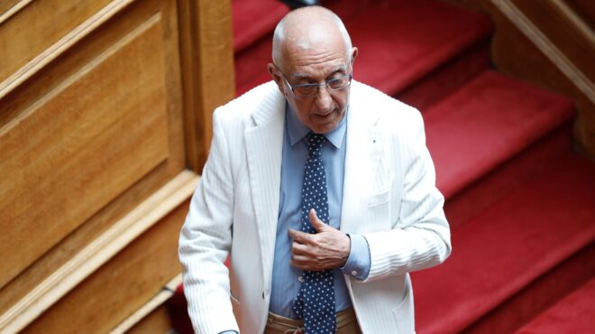 κακλαμάνης-από-αύριο-η-επιστροφή-των-μ-563845462