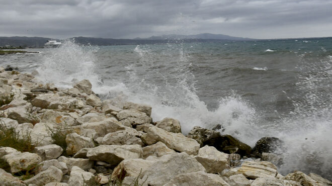 επελαύνει-η-κακοκαιρία-στη-δυτική-ελλ-563844949