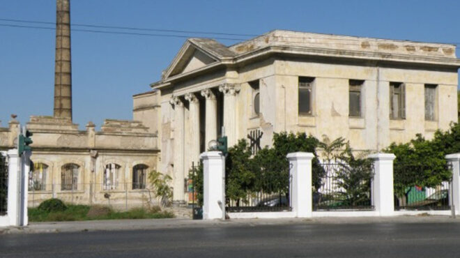 καμπανάκι-για-τη-σχολή-καλών-τεχνών-563893507