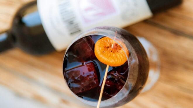 κόκκινη-σανγκρία-563875801