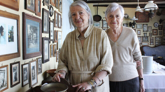 αδελφές-κουτσουδάκη-αποχαιρετώντας-563859631