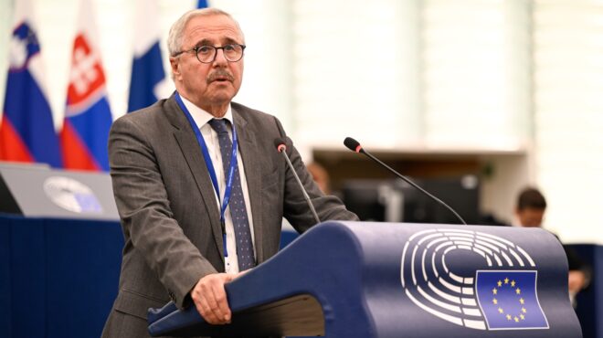 μανιάτης-εκθεση-της-ε-ε-αναγνωρίζει-το-563860417