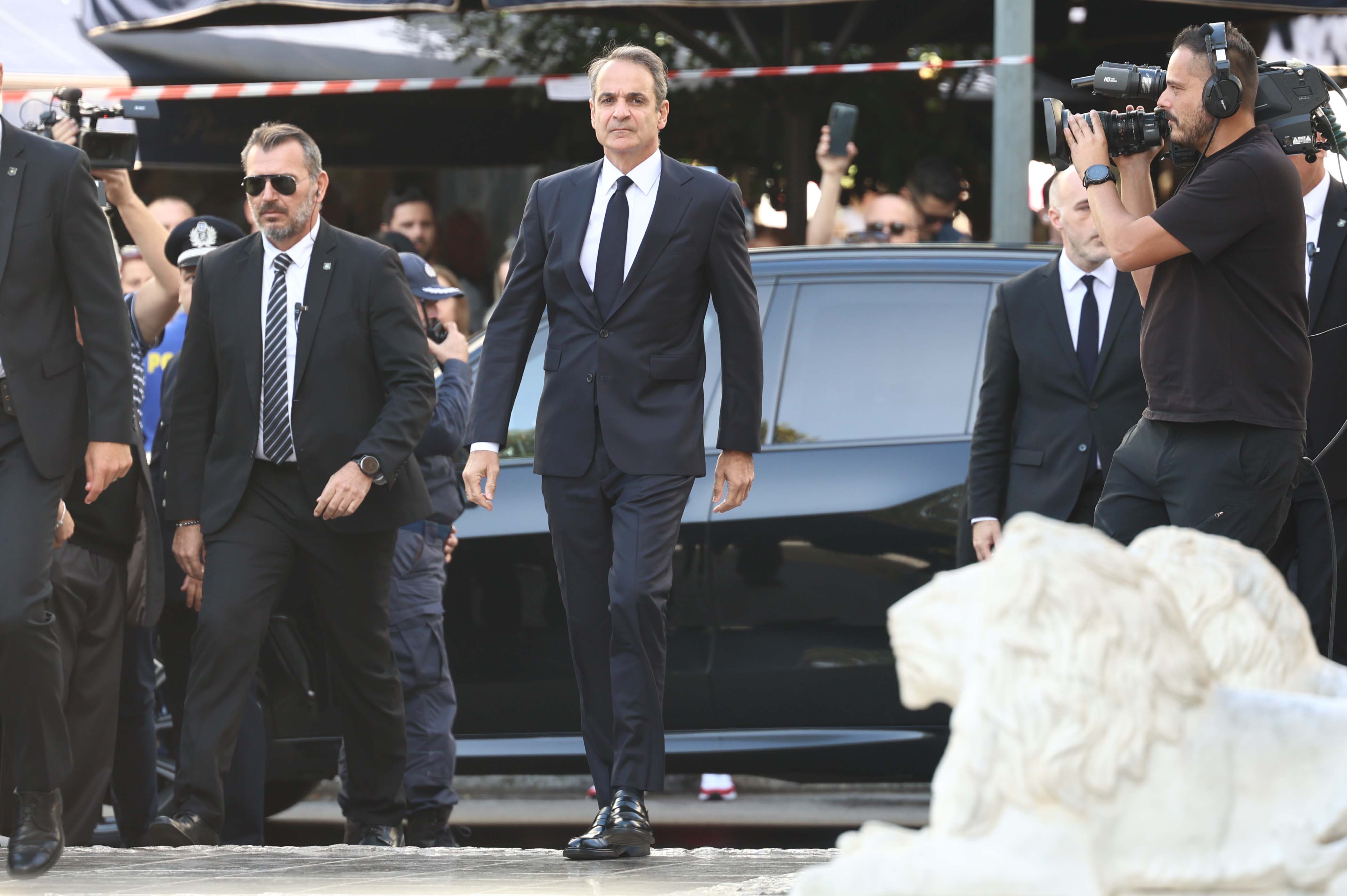 Διονύσης Σαββόπουλος: Μελωδίες και χειροκροτήματα στο «ύστατο χαίρε»-18