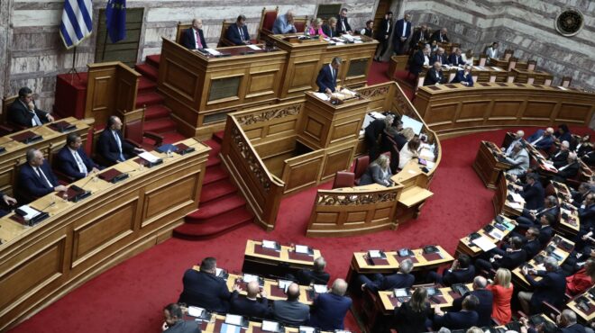 εντονη-αντιπαράθεση-βελόπουλου-και-563871364