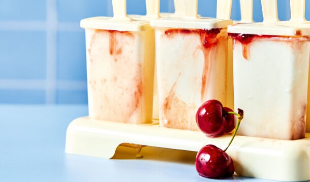 παγωτό-ξυλάκι-με-ζαχαρούχο-γάλα-και-σι-563843119