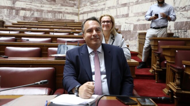 παπαθανάσης-ψεύτικο-προφίλ-με-το-όνομ-563897026