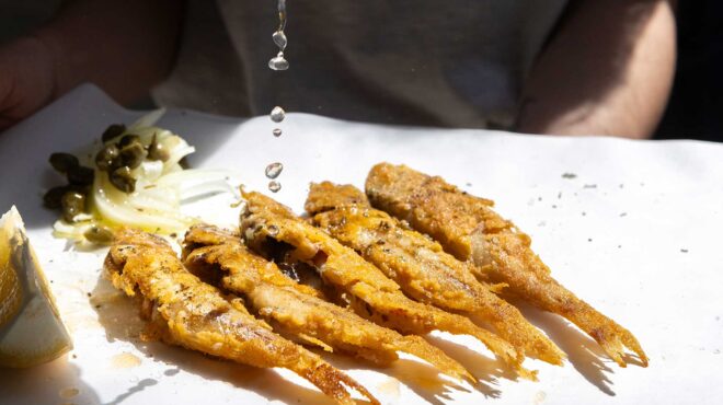 ούζο-και-ψαράκια-9-μαγαζιά-για-μετά-την-563888782