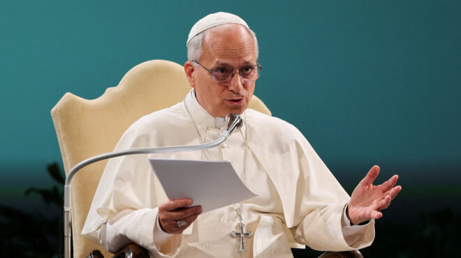 πάπας-λέων-πρώτο-αποστολικό-ταξίδι-σε-563853700