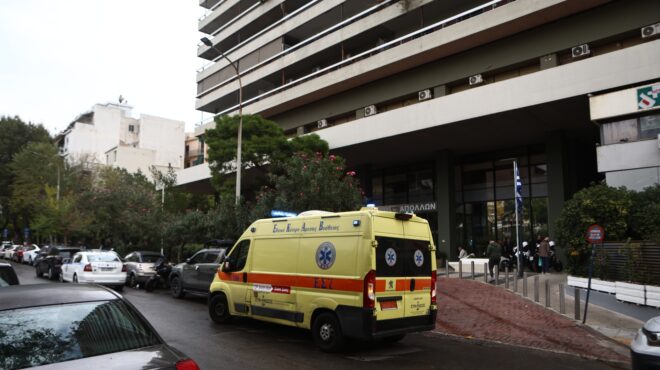 αμπελόκηποι-ανδρας-έπεσε-από-τον-πύργ-563872975