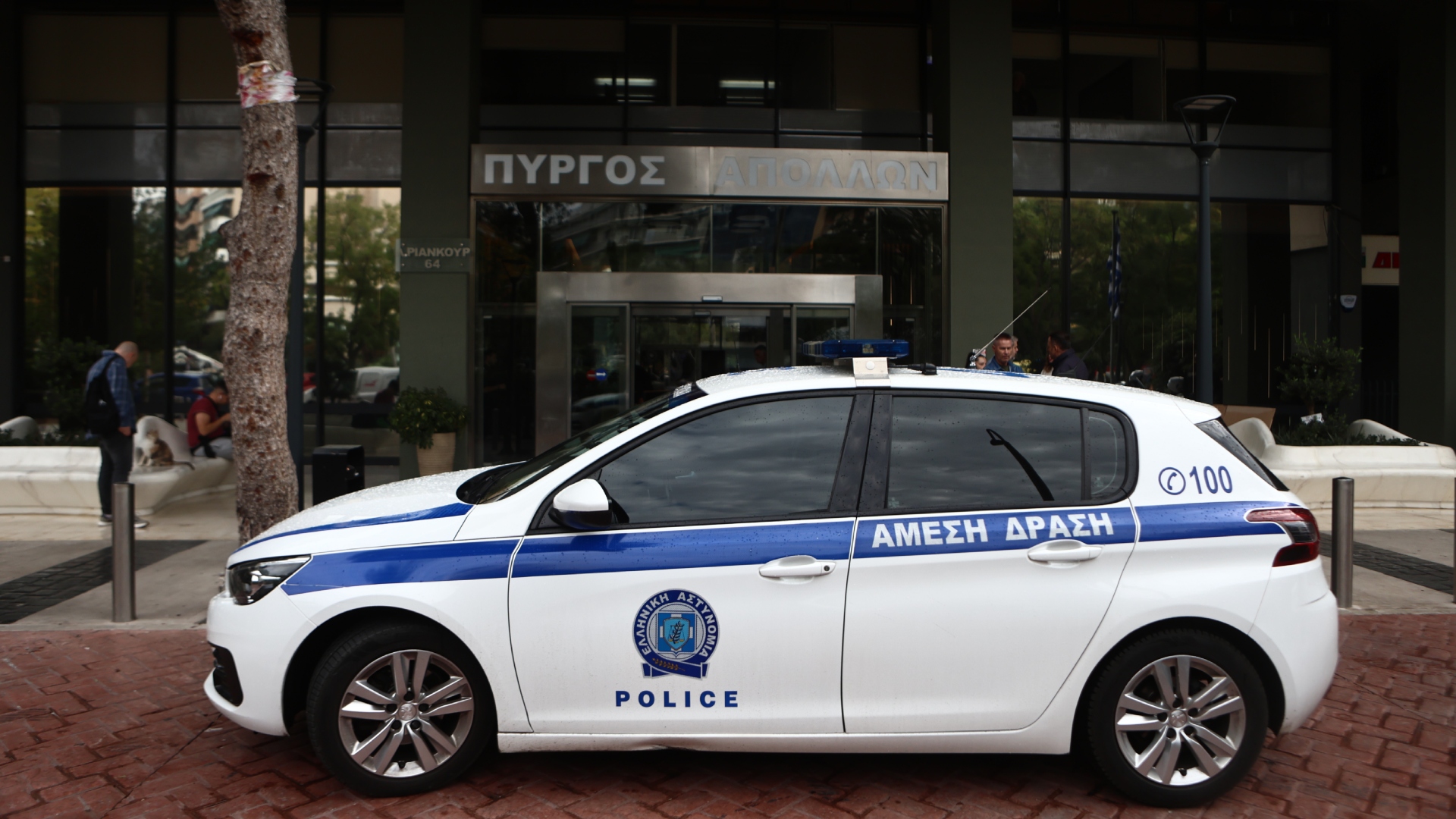 Αμπελόκηποι: Ανδρας έπεσε από τον Πύργο «Απόλλων»-3