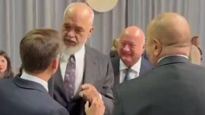 ο-ράμα-τρόλαρε-τον-τραμπ-για-τον-πόλεμο-563845468