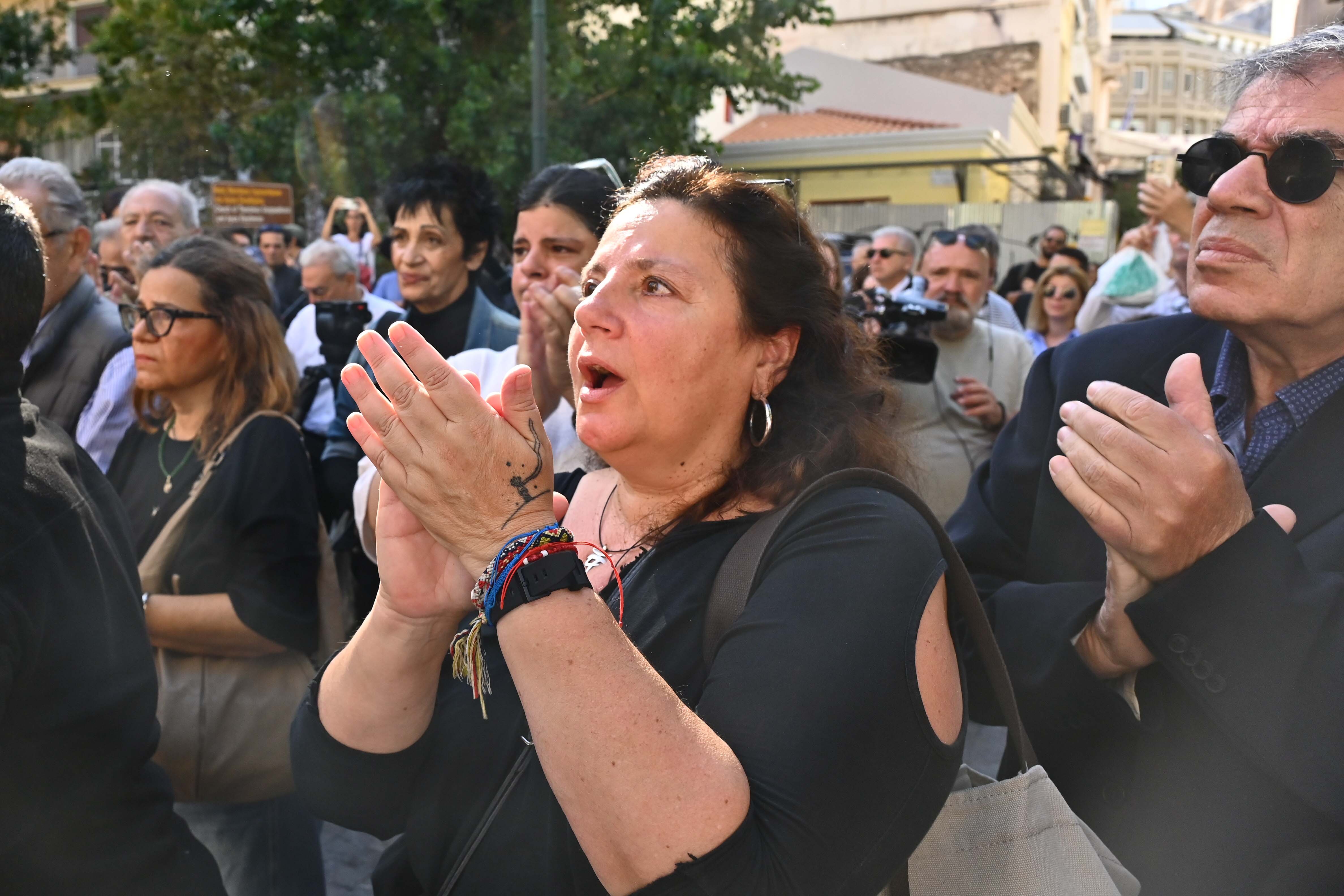Διονύσης Σαββόπουλος: Μελωδίες και χειροκροτήματα στο «ύστατο χαίρε»-7