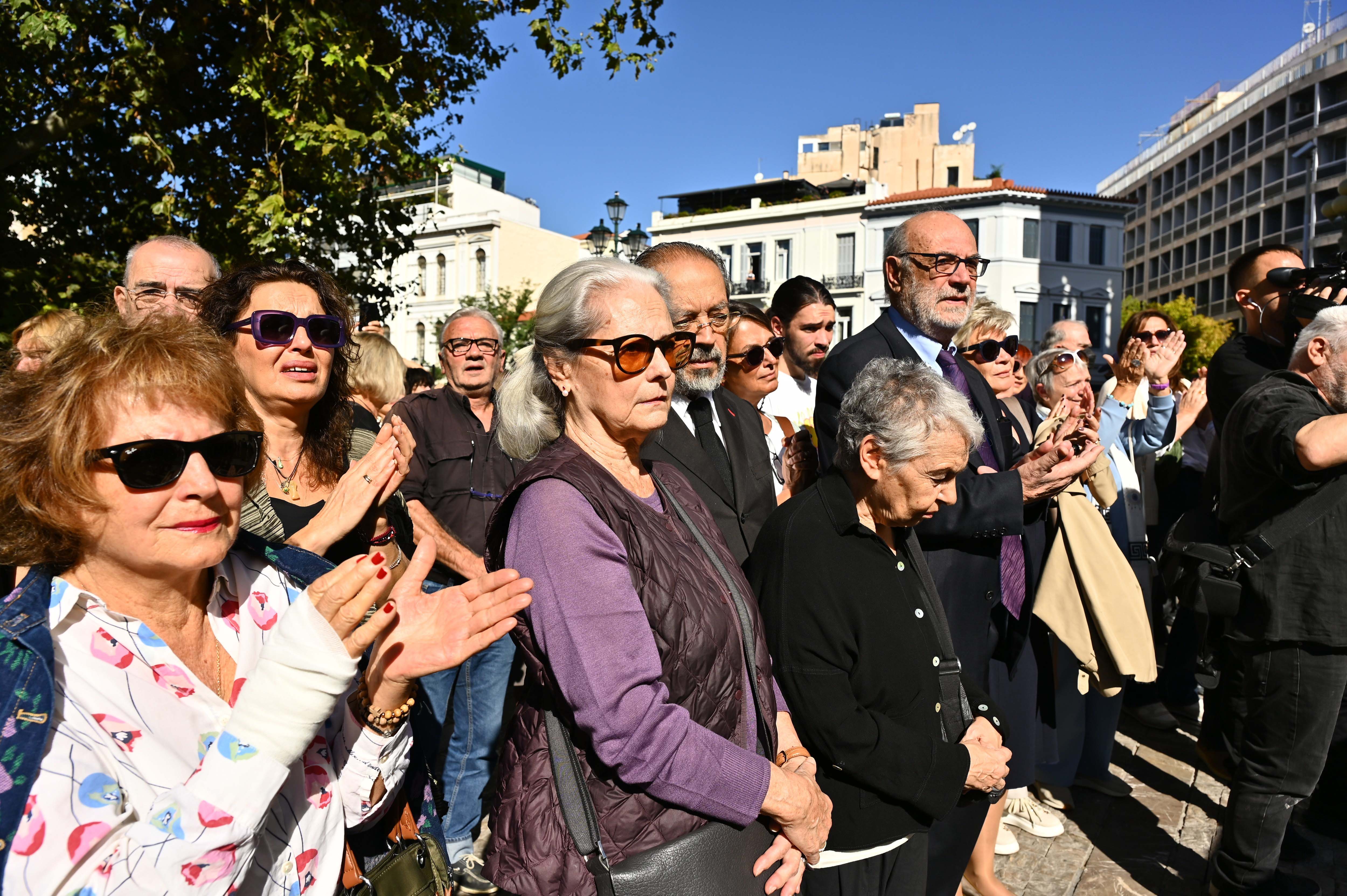 Διονύσης Σαββόπουλος: Μελωδίες και χειροκροτήματα στο «ύστατο χαίρε»-5