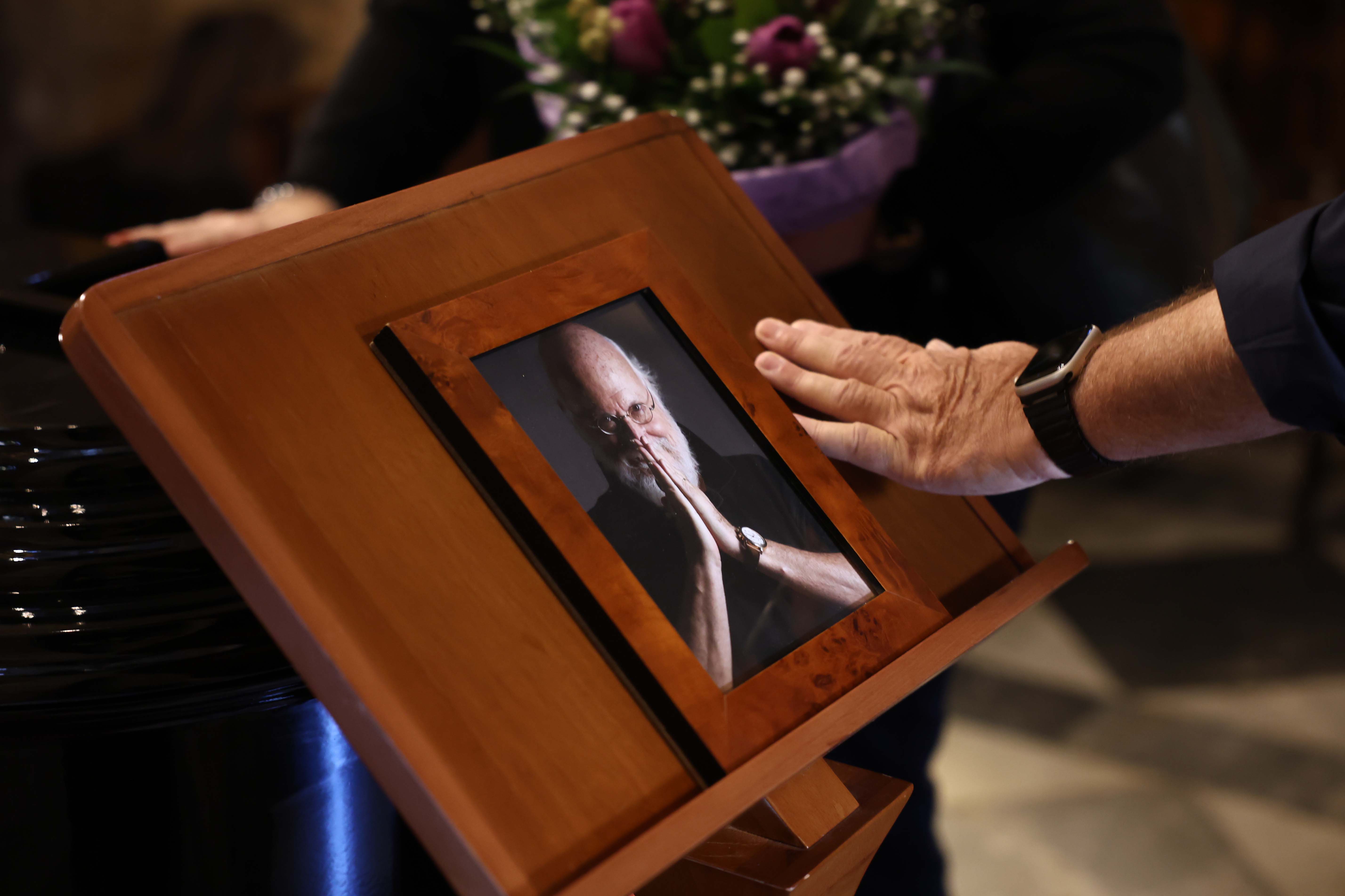 Διονύσης Σαββόπουλος: Μελωδίες και χειροκροτήματα στο «ύστατο χαίρε»-21