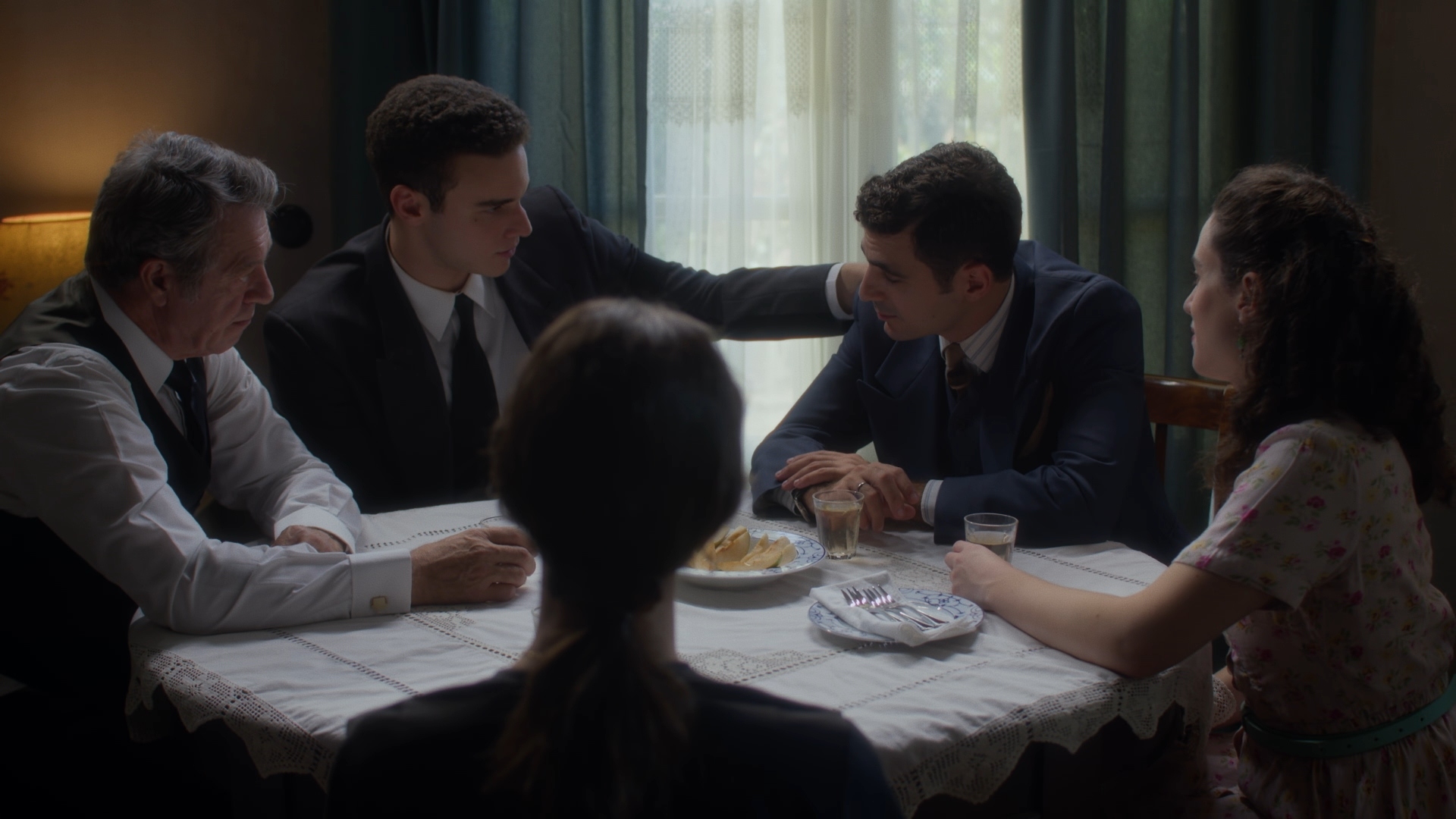 Αγιος έρωτας: Τι θα δούμε απόψε Τρίτη στις 21.00-1